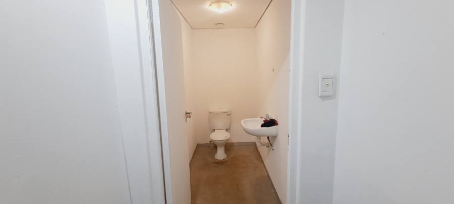 To Let commercial Property for Rent in Sonstraal Western Cape
